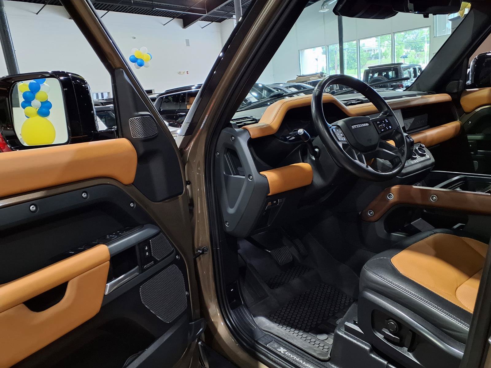 Used 2024 Land Rover Defender 110 X-Dynamic SE AWD/4WD image 25