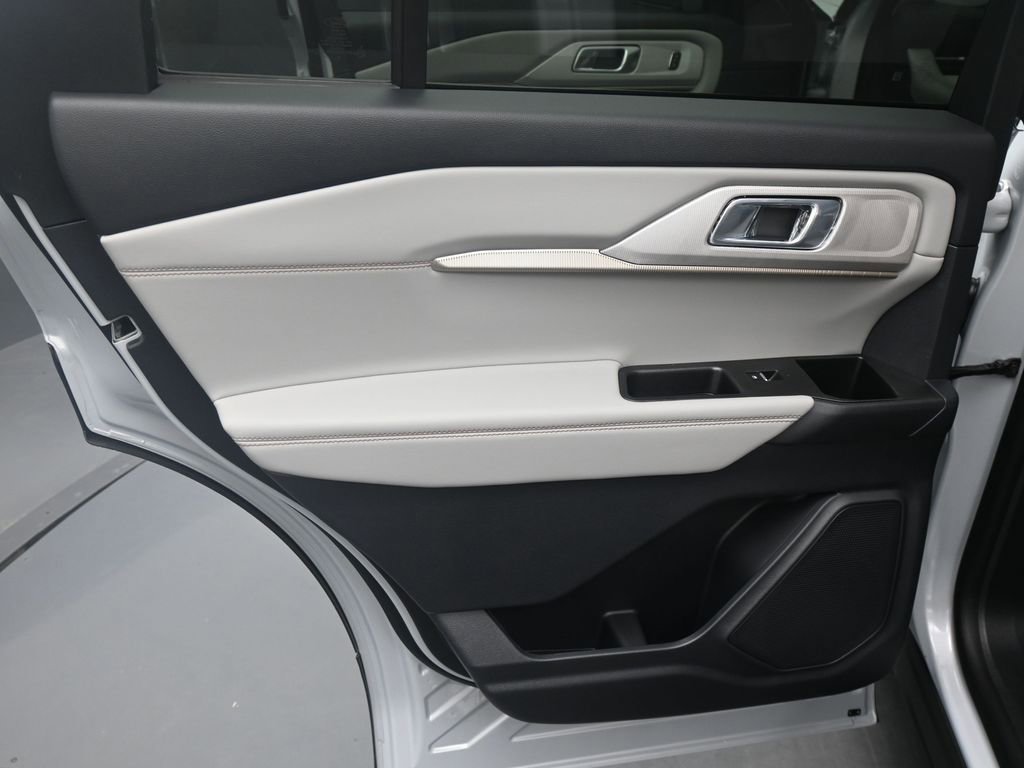 New 2026 Ford Explorer Active w/ Active Comfort Package image 13