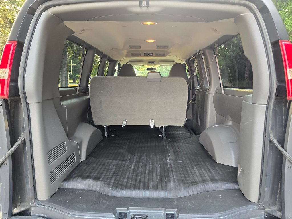 Used 2015 Chevrolet Express 2500 LS RWD image 18