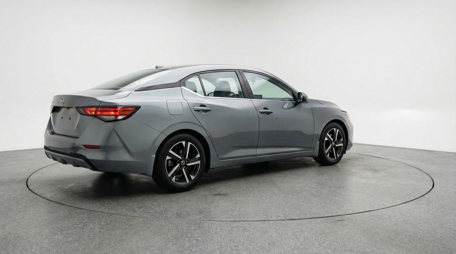 Used 2025 Nissan Sentra SV image 9