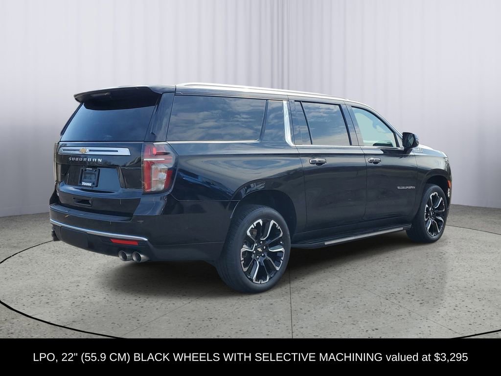 Used 2023 Chevrolet Suburban High Country w/ Advanced Technology Package image 3