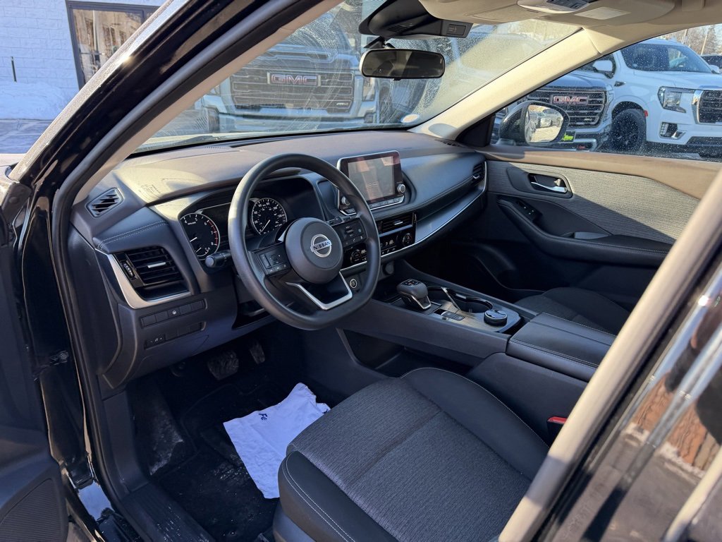 Used 2021 Nissan Rogue SV image 15