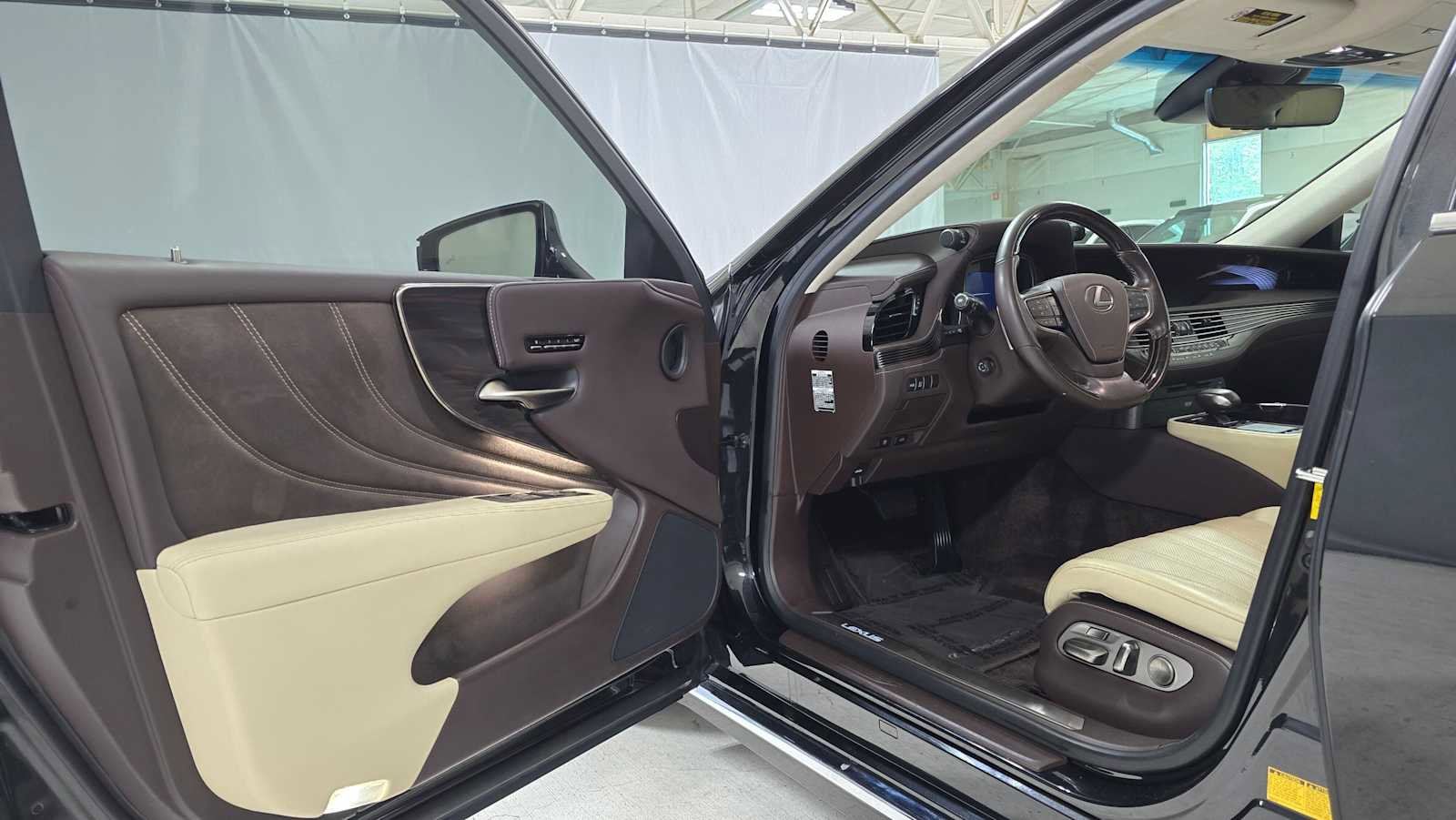 Used 2020 Lexus LS 500 AWD w/ Interior Upgrade Package image 19