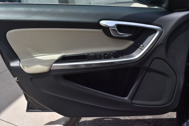 Used 2016 Volvo V60 T5 Premier FWD image 18