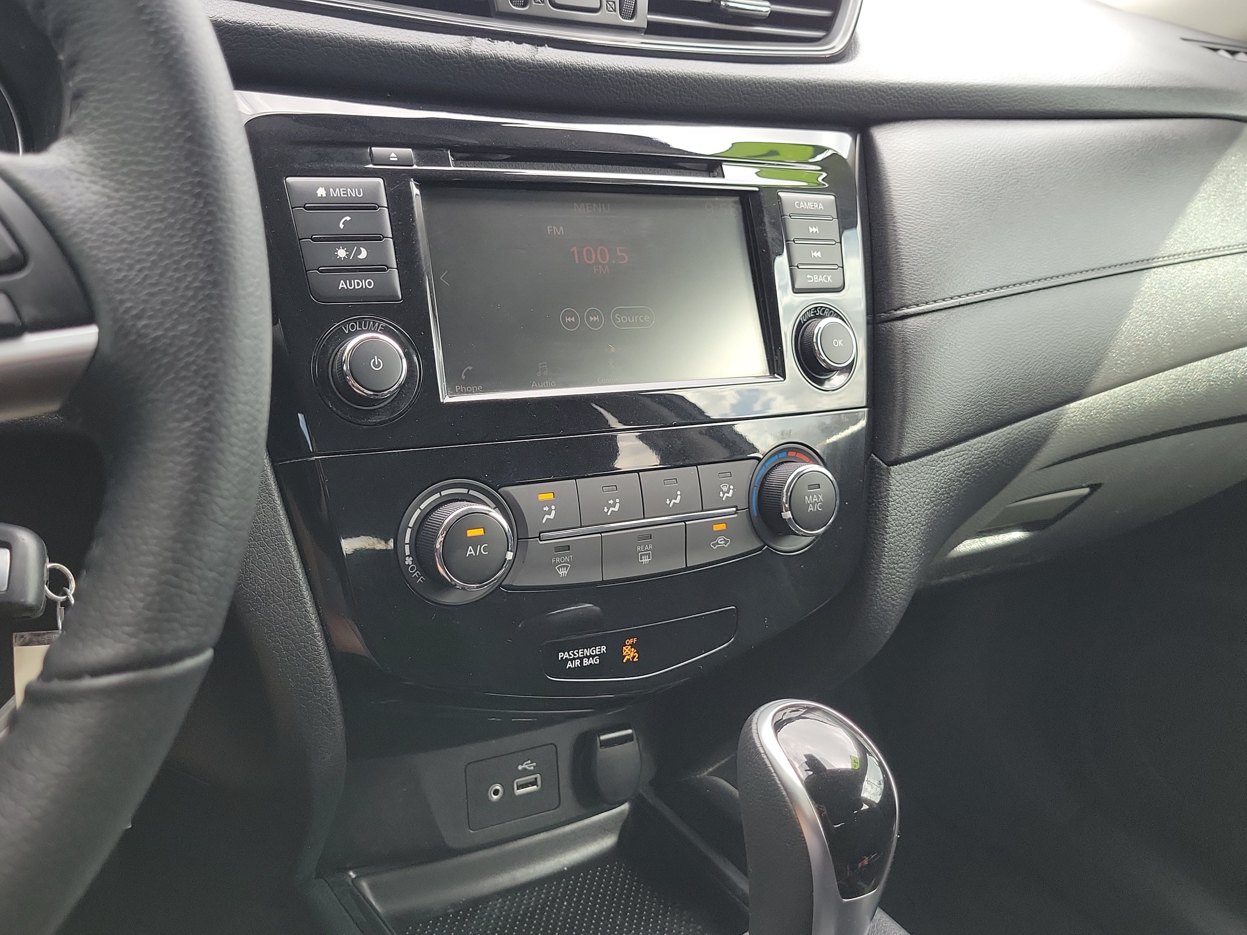 Used 2019 Nissan Rogue S w/ Special Edition Package FWD image 25