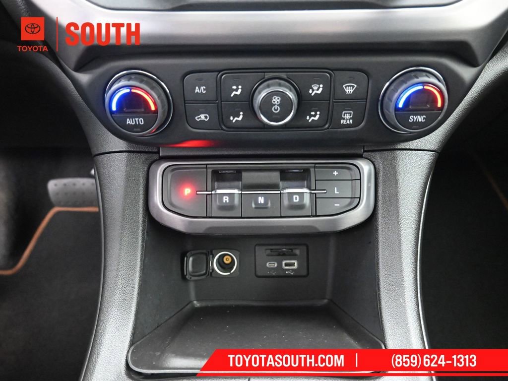 Used 2022 GMC Acadia AT4 w/ Technology Package image 18