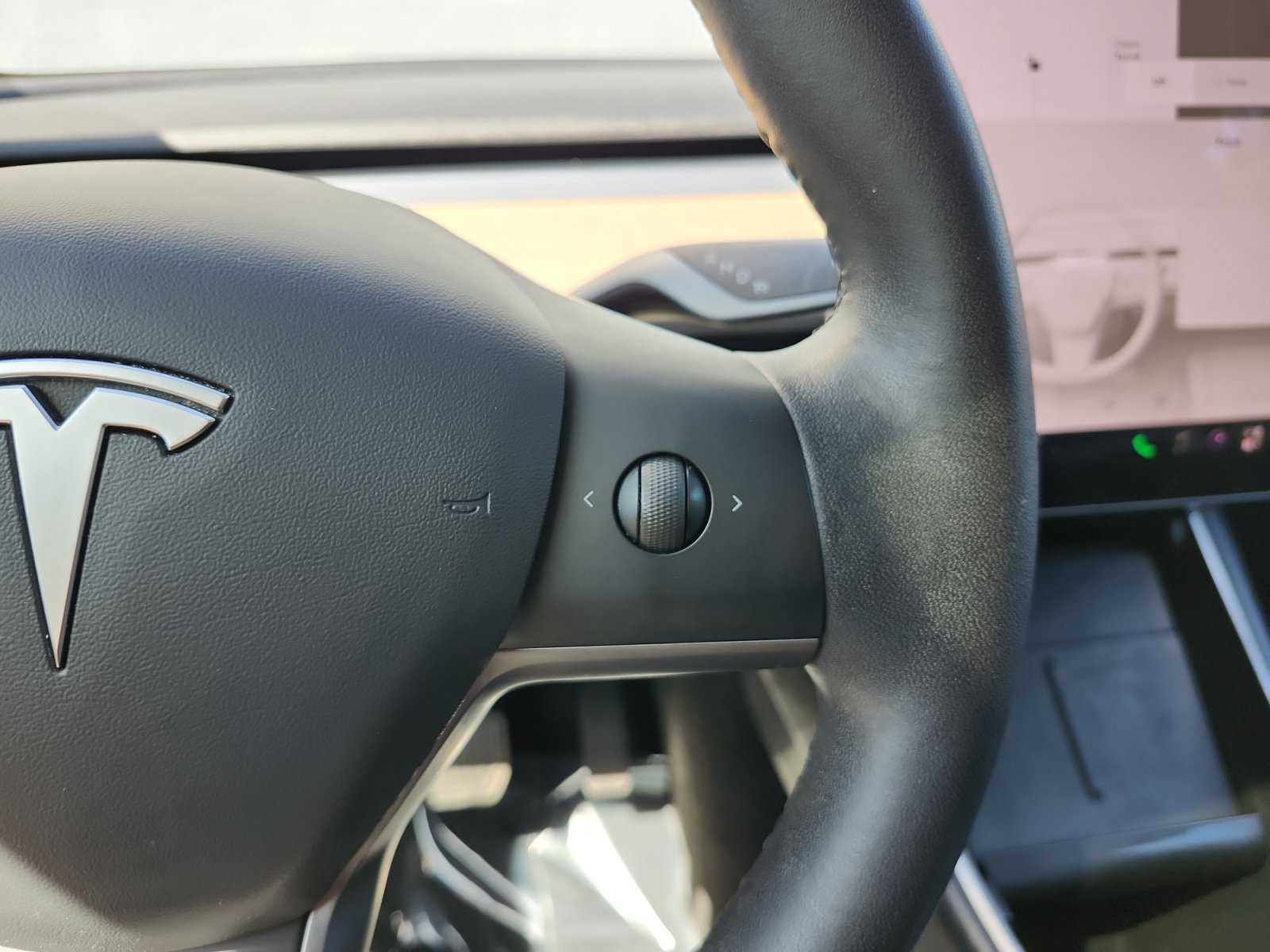 Used 2021 Tesla Model Y Long Range AWD/4WD image 24