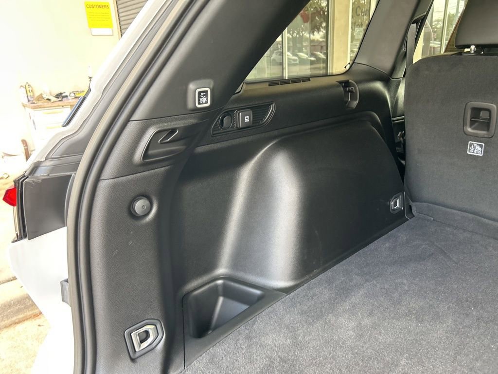 Used 2025 Jeep Grand Cherokee Altitude RWD image 36