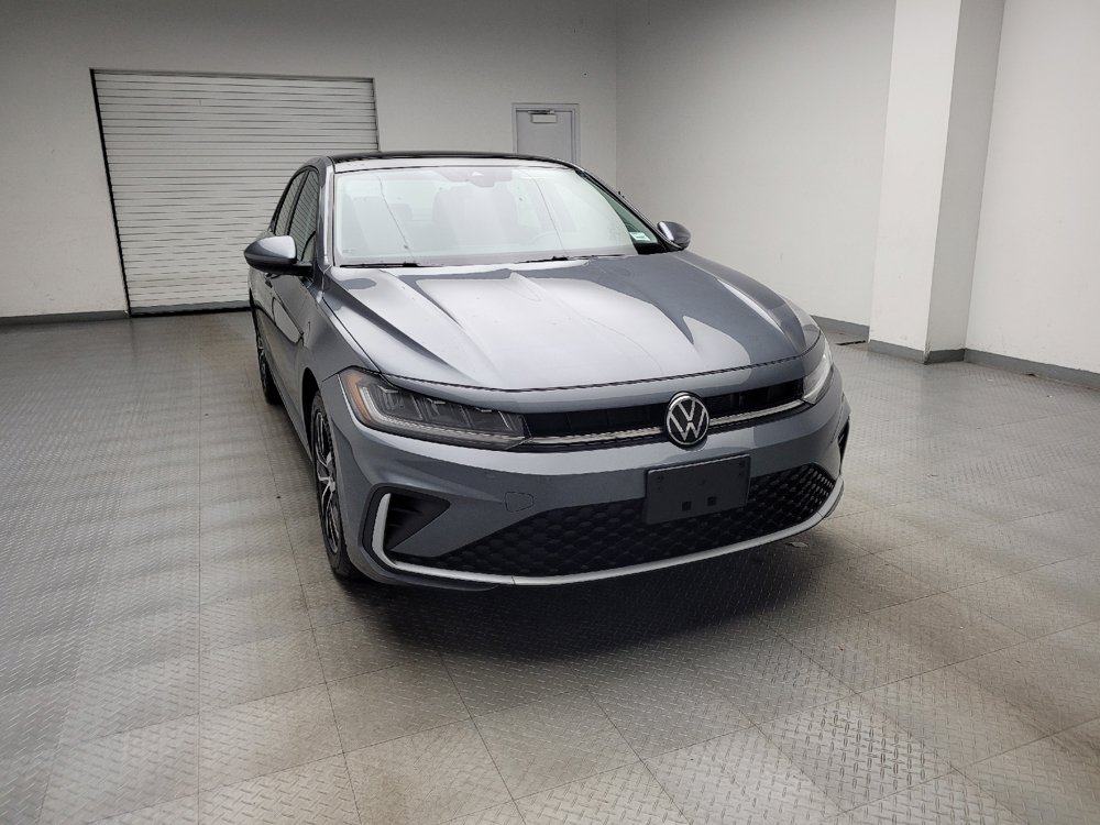 Used 2025 Volkswagen Jetta SE FWD image 14