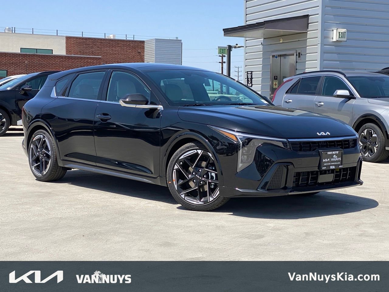 New 2026 Kia K4 GT-Line FWD image 1