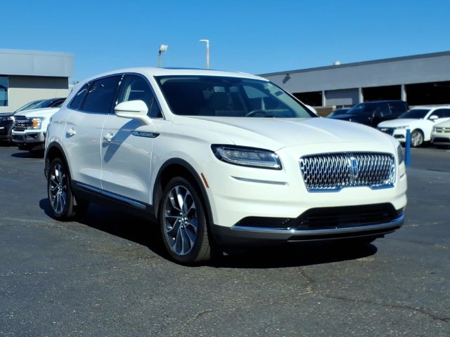 Used 2023 Lincoln Nautilus Reserve w/ Luxury Package AWD/4WD image 3