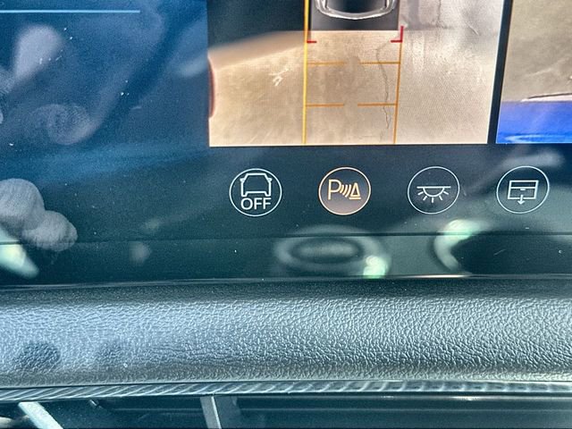 New 2025 Cadillac Optiq Luxury 1 image 17