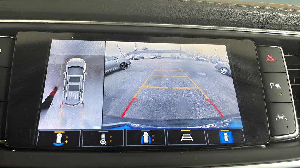 Used 2023 Buick Enclave Avenir image 21