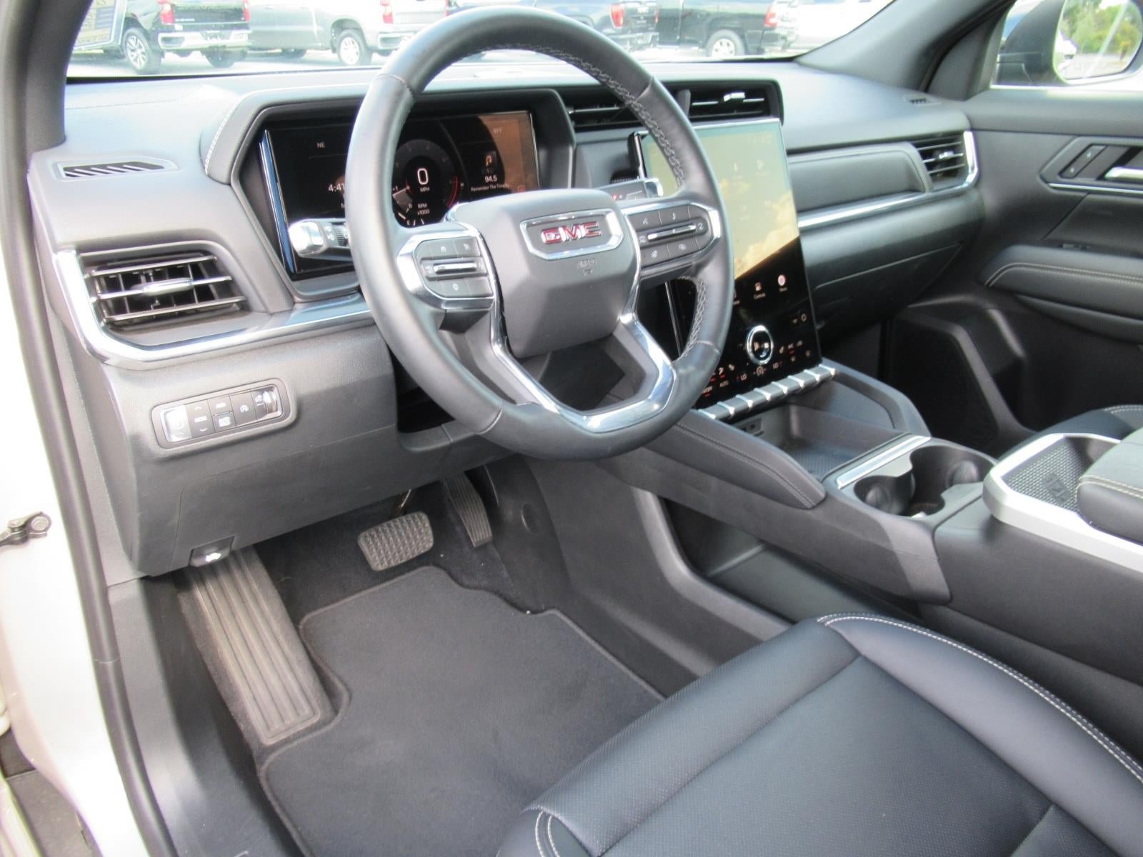Used 2025 GMC Terrain Elevation w/ Elevation Premium Package AWD/4WD image 15