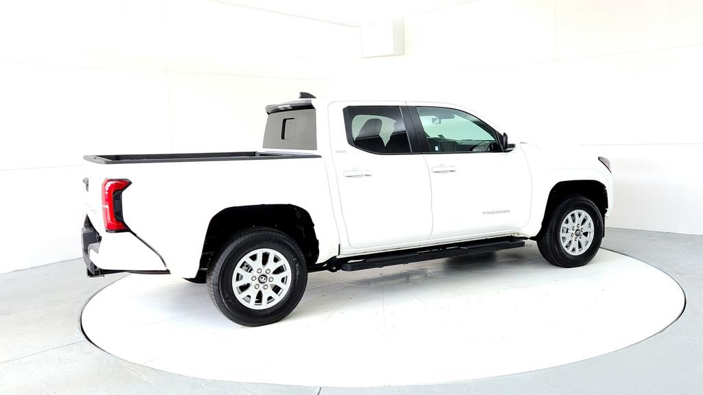 Used 2025 Toyota Tacoma SR5 AWD/4WD image 6