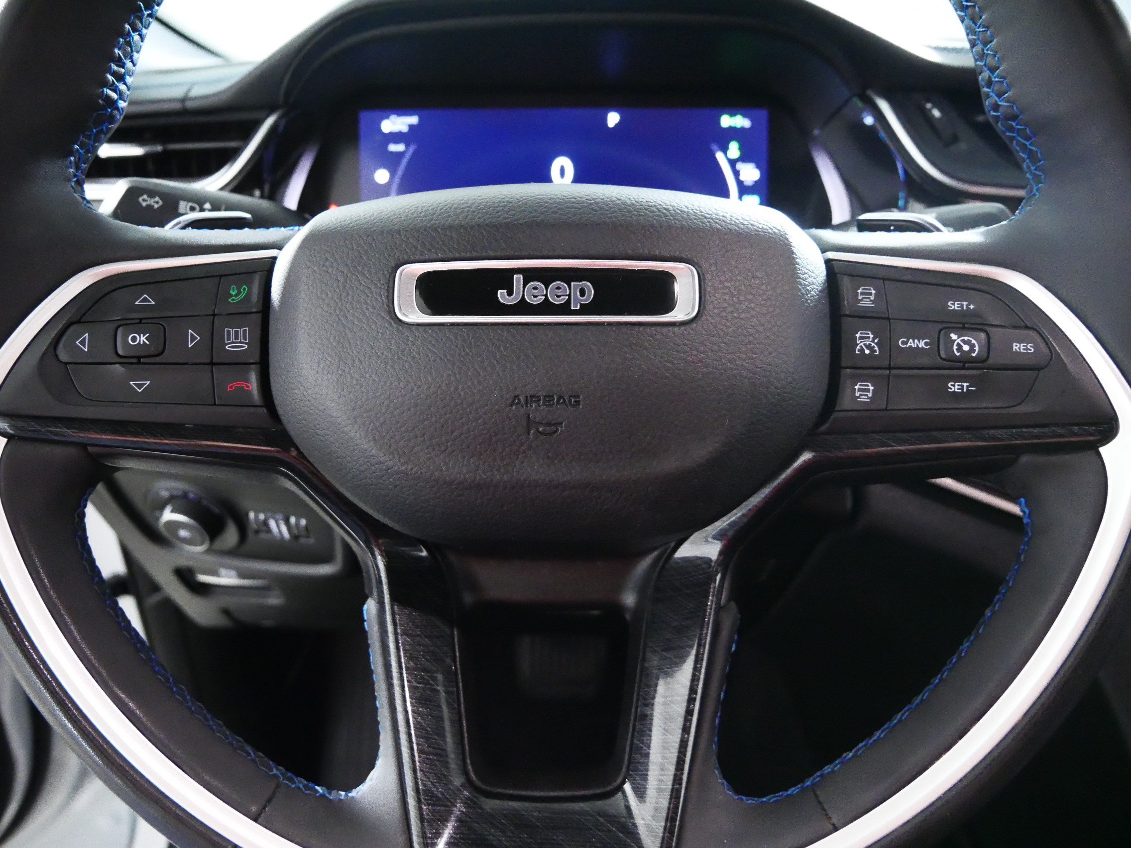 Used 2022 Jeep Grand Cherokee Trailhawk AWD/4WD image 25