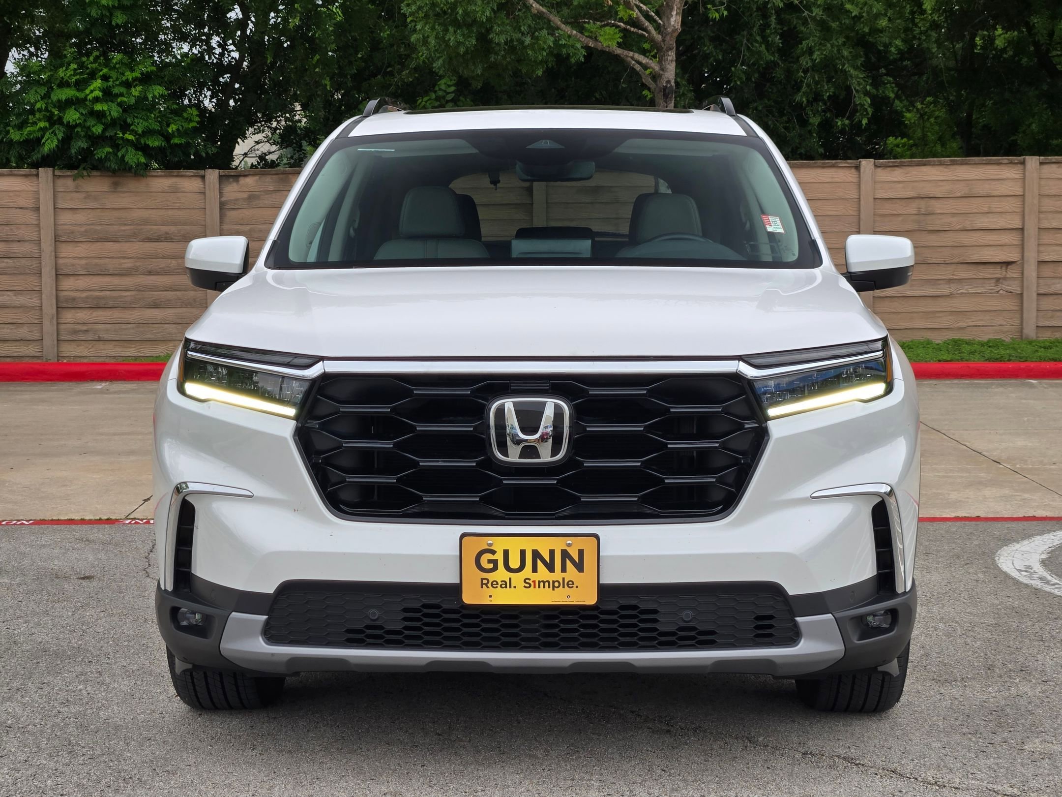 Used 2025 Honda Pilot Touring image 8