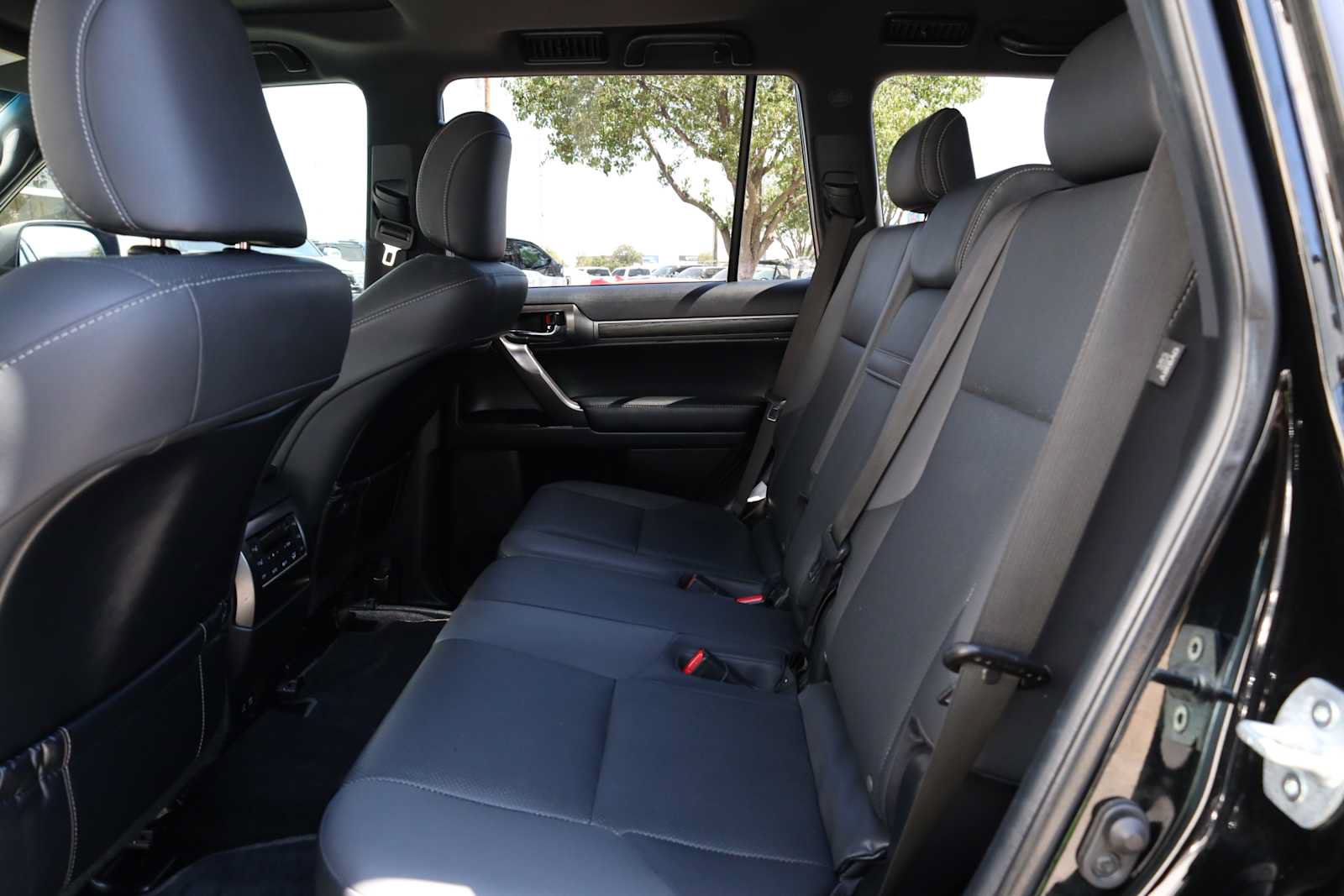 Used 2022 Lexus GX 460 w/ Black Line Special Edition AWD/4WD image 38