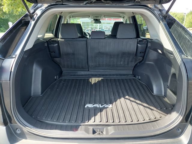 Certified 2022 Toyota RAV4 LE AWD/4WD image 9