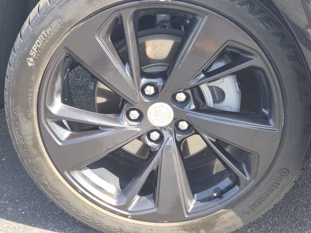 Used 2021 Buick Envision Essence w/ Sport Touring Package FWD image 9