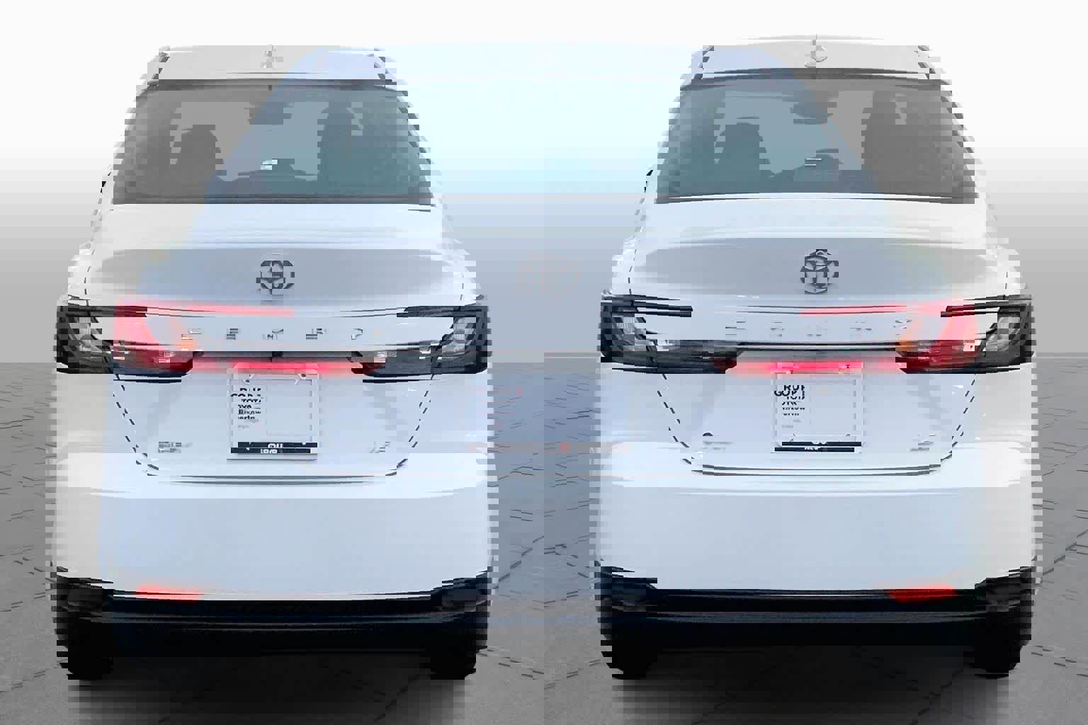 Used 2025 Toyota Camry LE w/ Convenience Package image 5