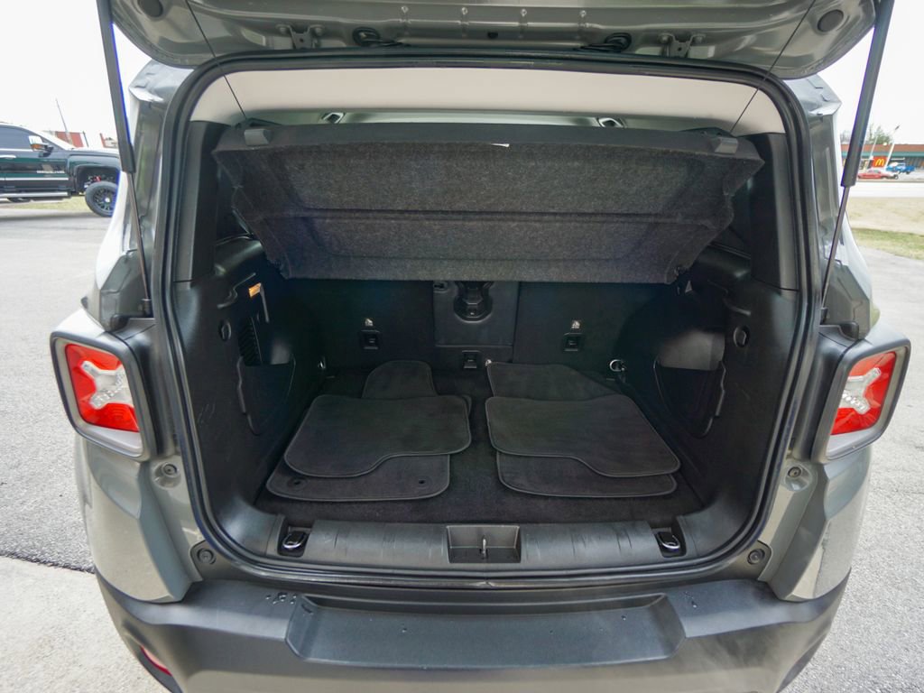 Used 2021 Jeep Renegade Limited image 11