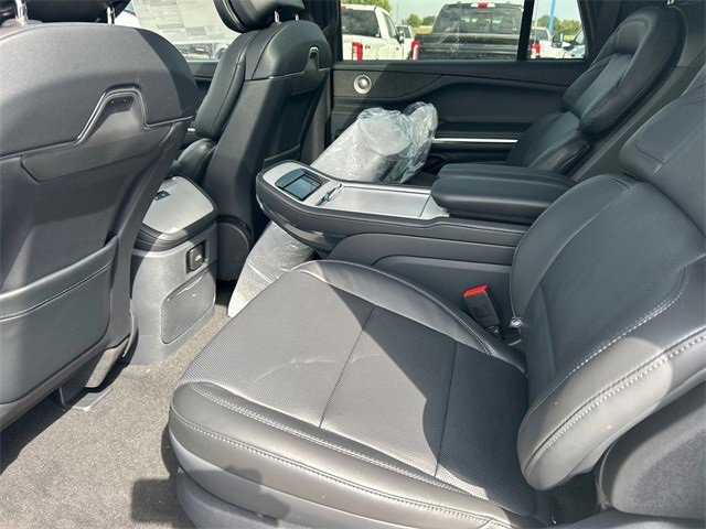 New 2025 Lincoln Navigator L Reserve w/ Jet Appearance Package image 26