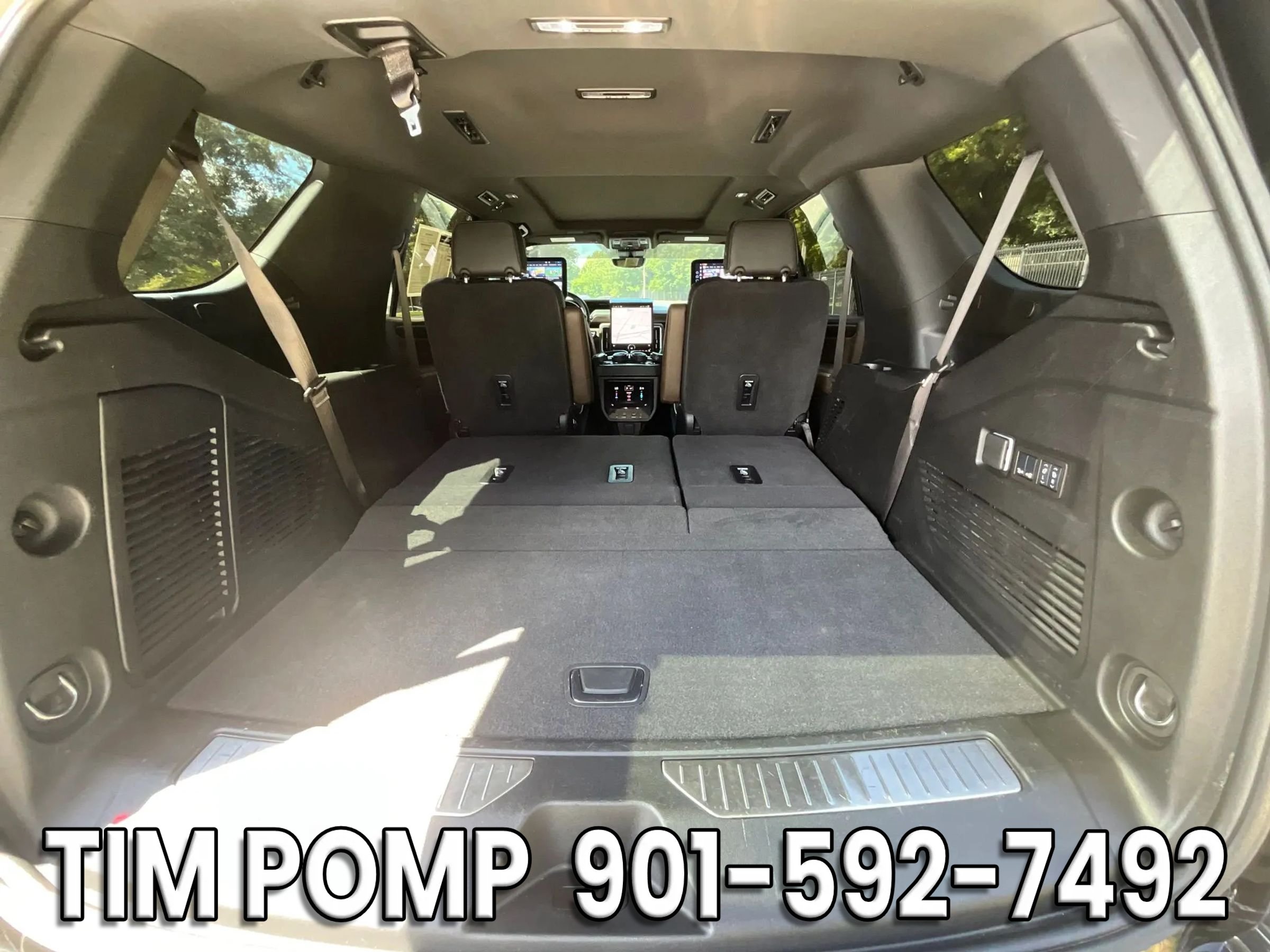 Used 2025 GMC Yukon Denali Ultimate AWD/4WD image 15