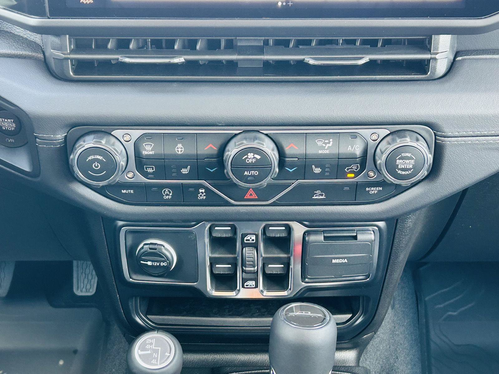 New 2026 Jeep Gladiator Sport AWD/4WD image 20