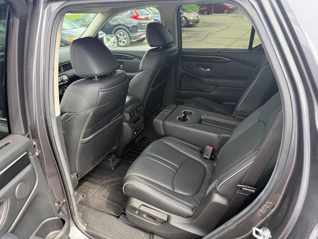 Used 2025 Honda Pilot Elite image 7