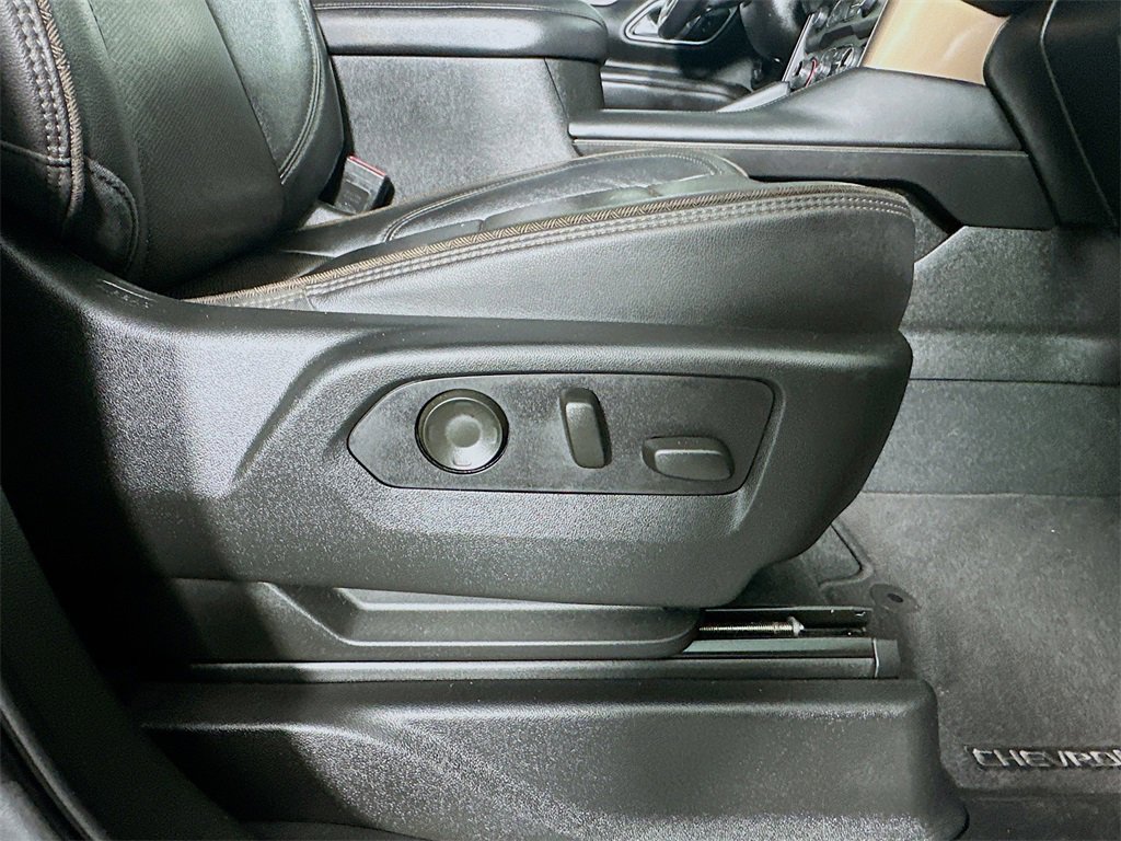 Used 2021 Chevrolet Suburban High Country w/ Premium Package image 24