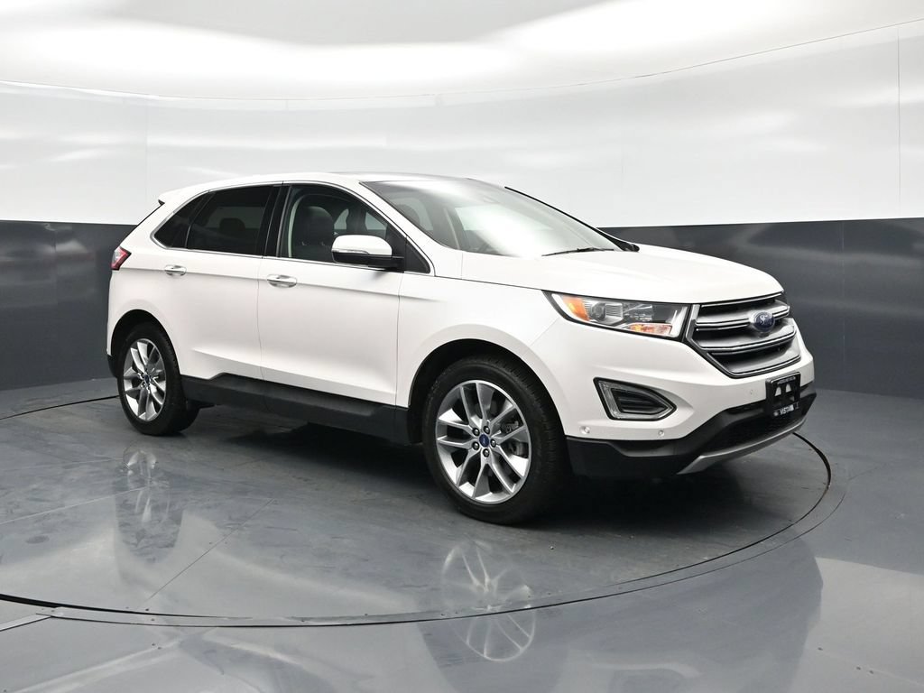 Used 2018 Ford Edge Titanium w/ Equipment Group 302A AWD/4WD image 25