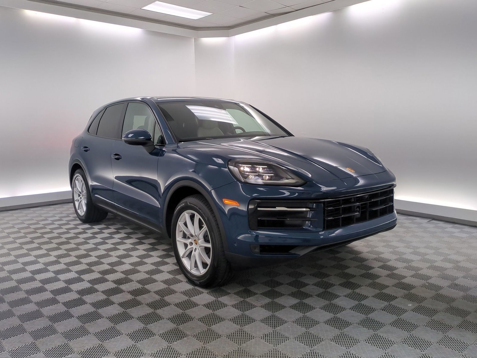 Used 2025 Porsche Cayenne image 7