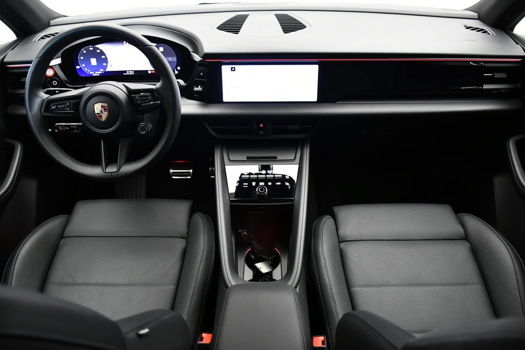 Certified 2025 Porsche Macan 4S Electric AWD/4WD image 38