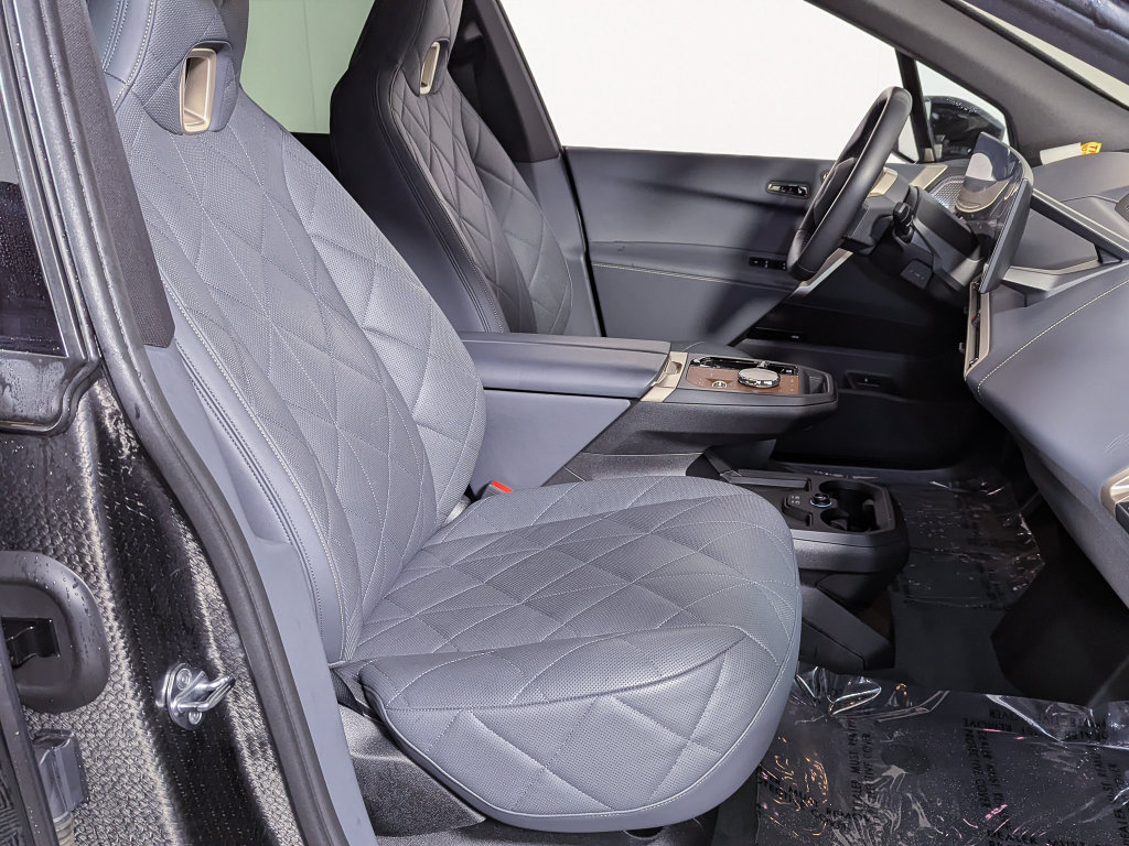 Used 2024 BMW iX M60 AWD/4WD image 29