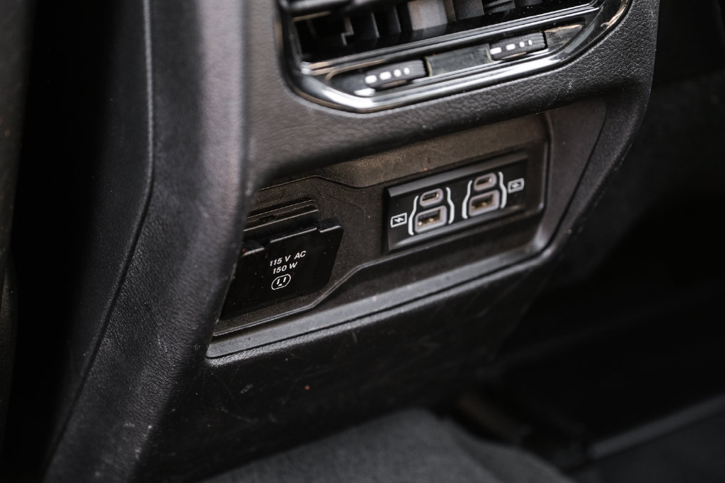 Used 2023 Jeep Grand Cherokee L Limited AWD/4WD image 47