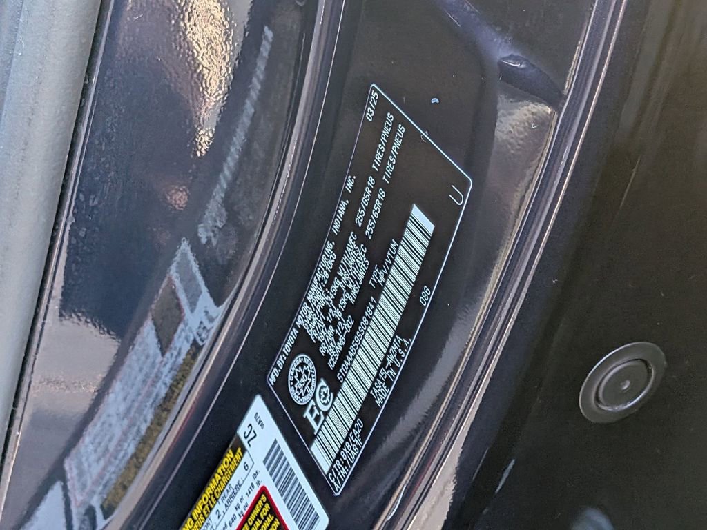 Used 2025 Toyota Grand Highlander AWD image 23