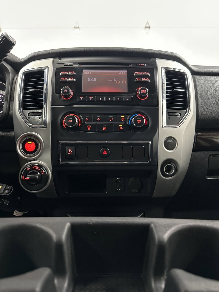Used 2017 Nissan Titan SV image 24