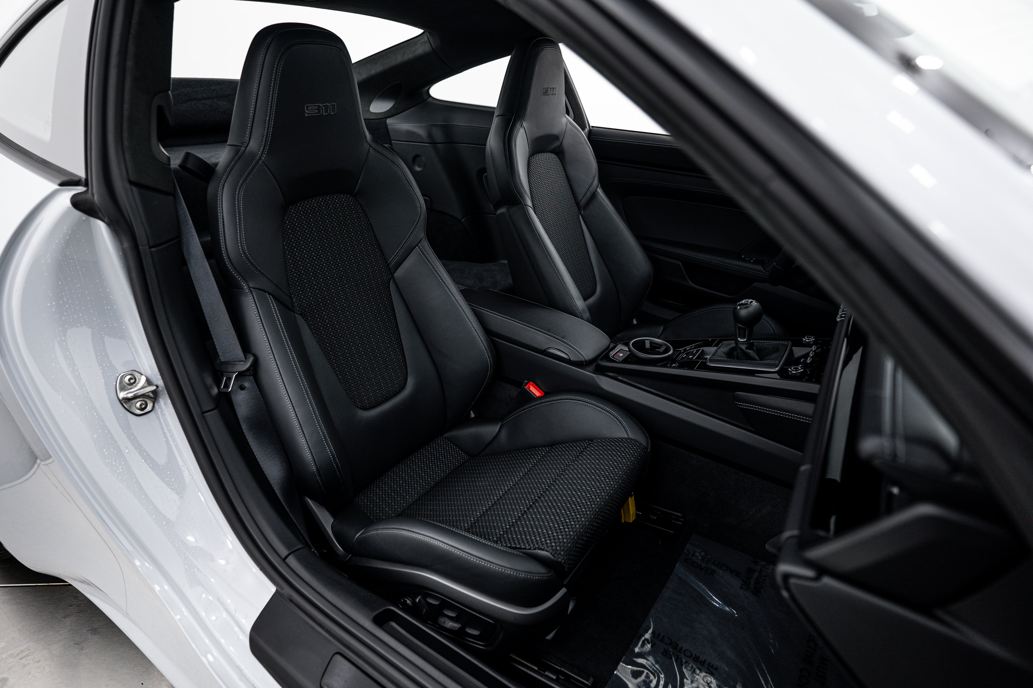 Certified 2024 Porsche 911 Carrera T RWD image 18