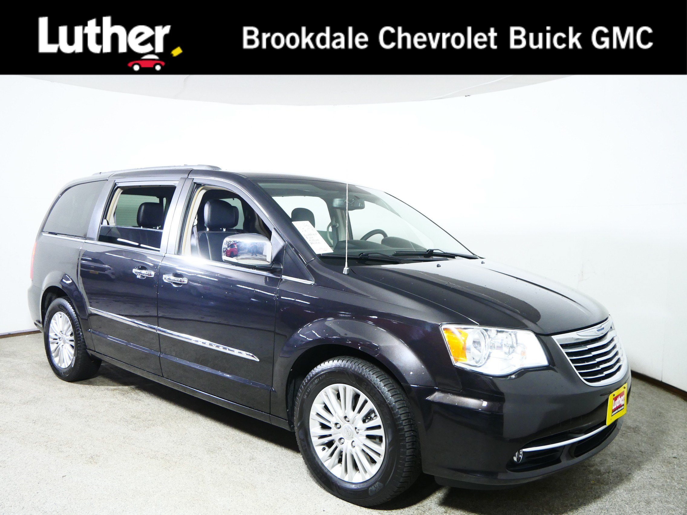 Used 2015 Chrysler Town & Country Touring-L w/ Driver Convenience Group