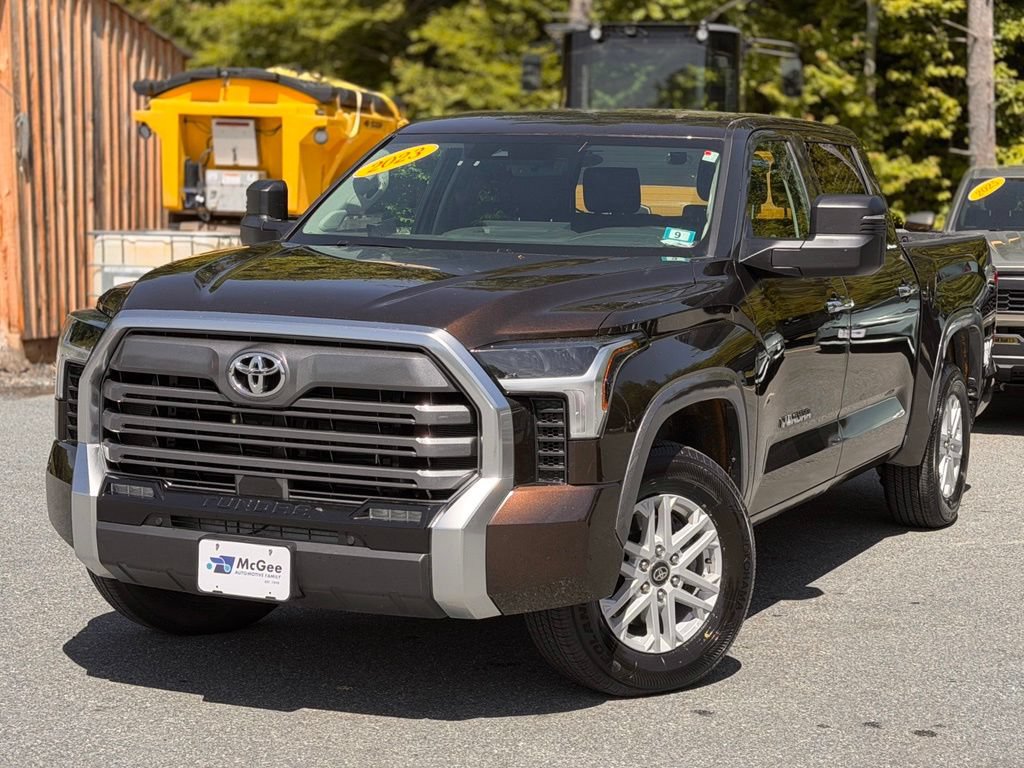 Used 2023 Toyota Tundra Limited w/ Power Package AWD/4WD image 1