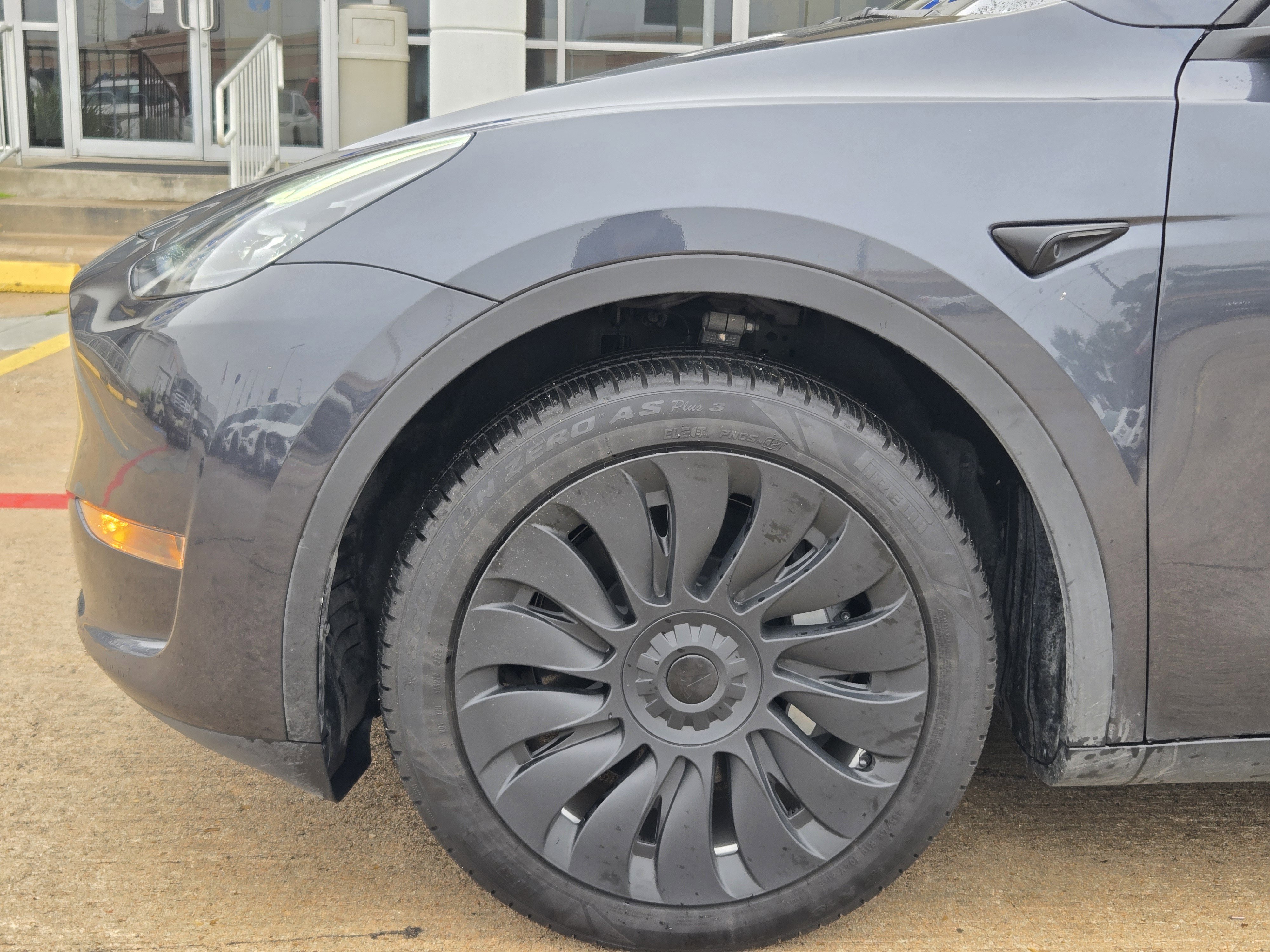 Used 2024 Tesla Model Y Long Range image 5