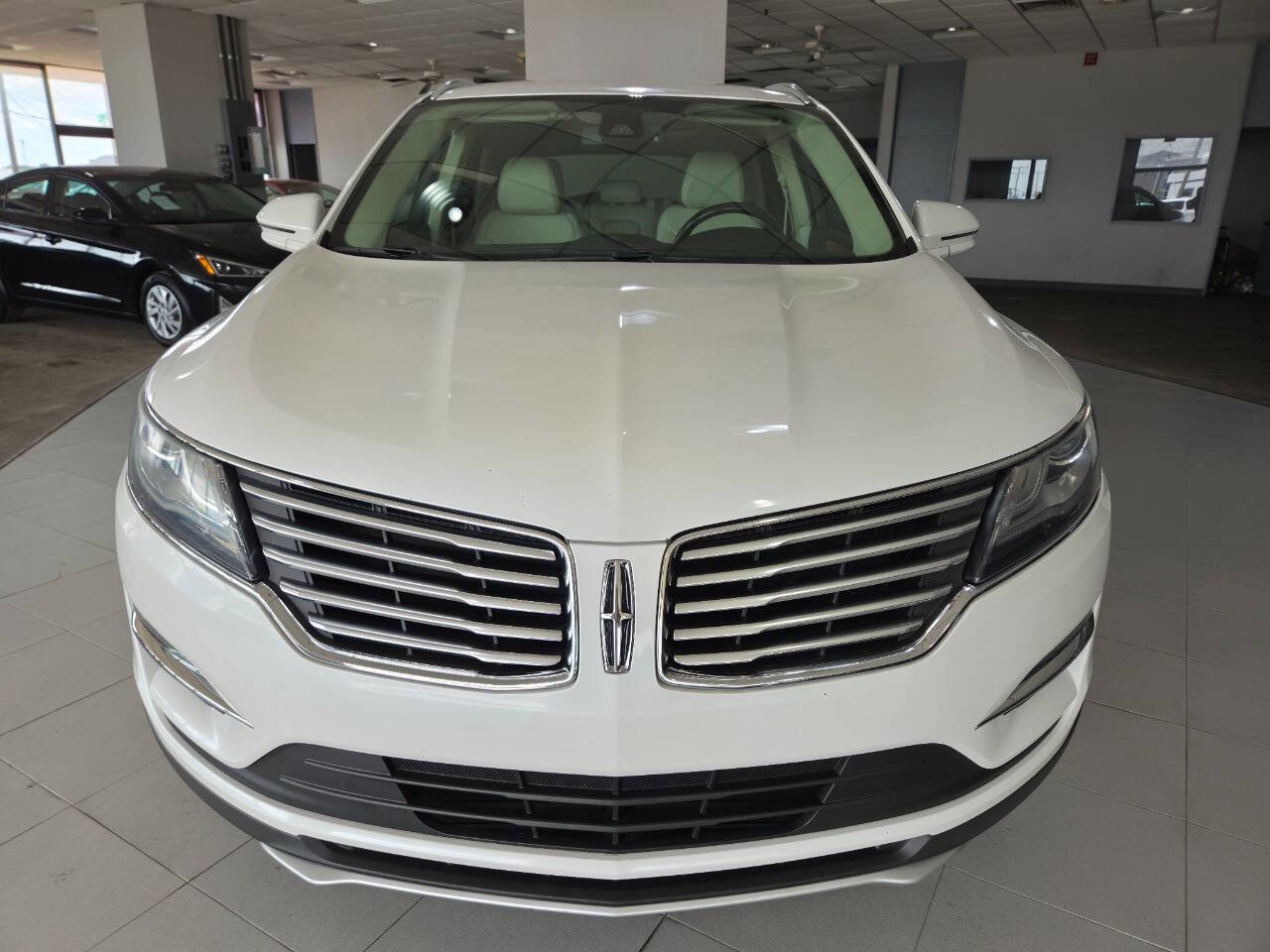 Used 2016 Lincoln MKC Reserve w/ Lincoln MKC Climate Package AWD/4WD image 2