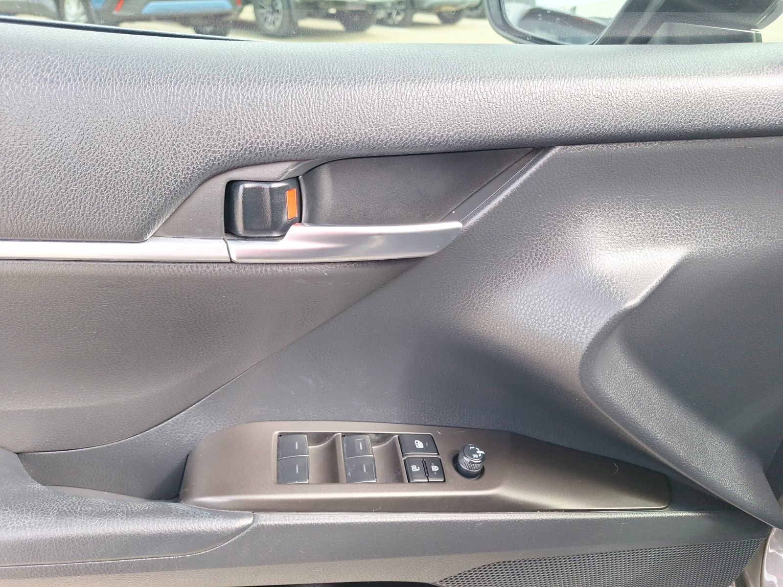 Used 2023 Toyota Camry SE w/ Convenience Package FWD image 16