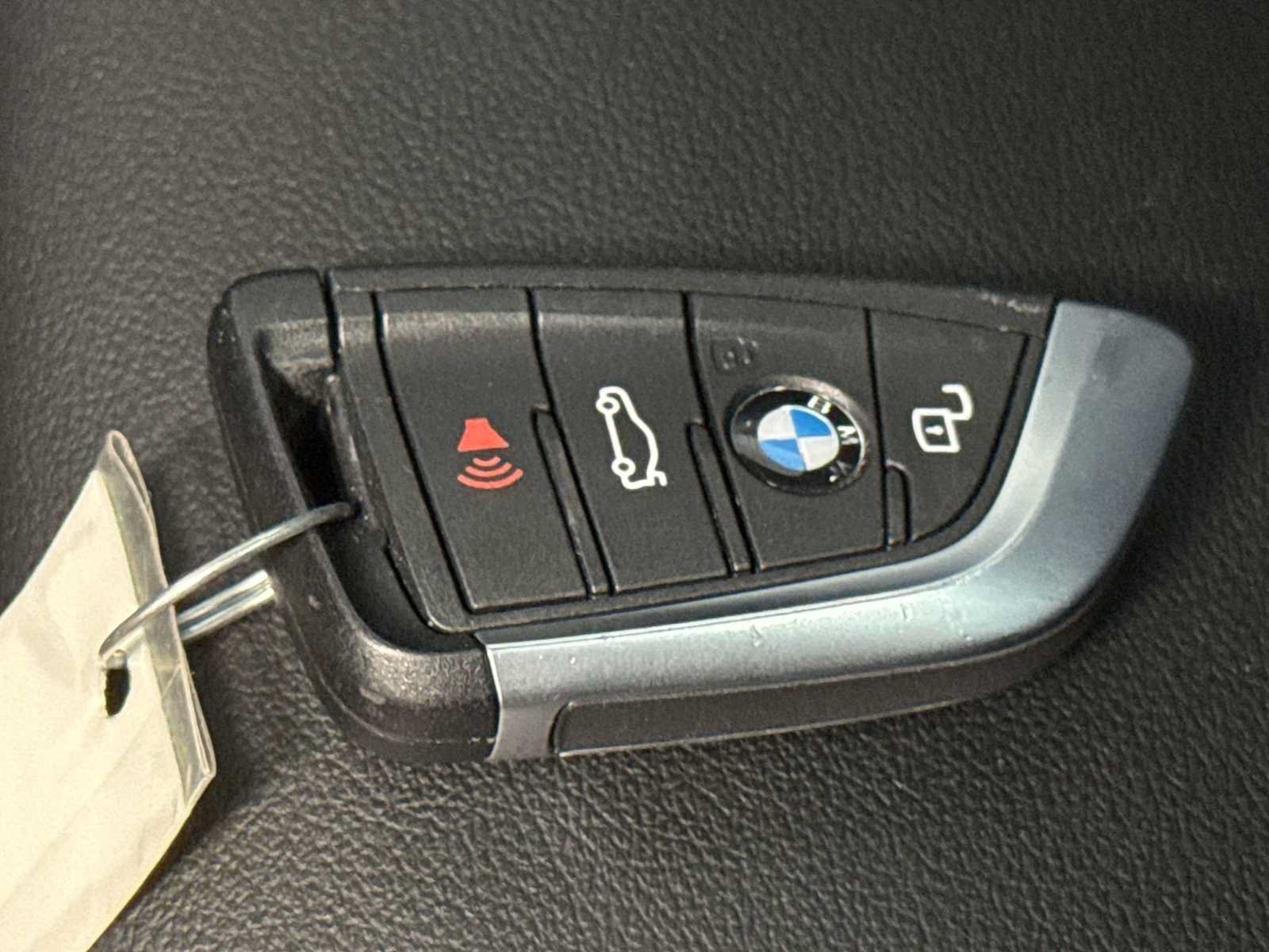 Used 2024 BMW X4 xDrive30i w/ Parking Assistance Package AWD/4WD image 28