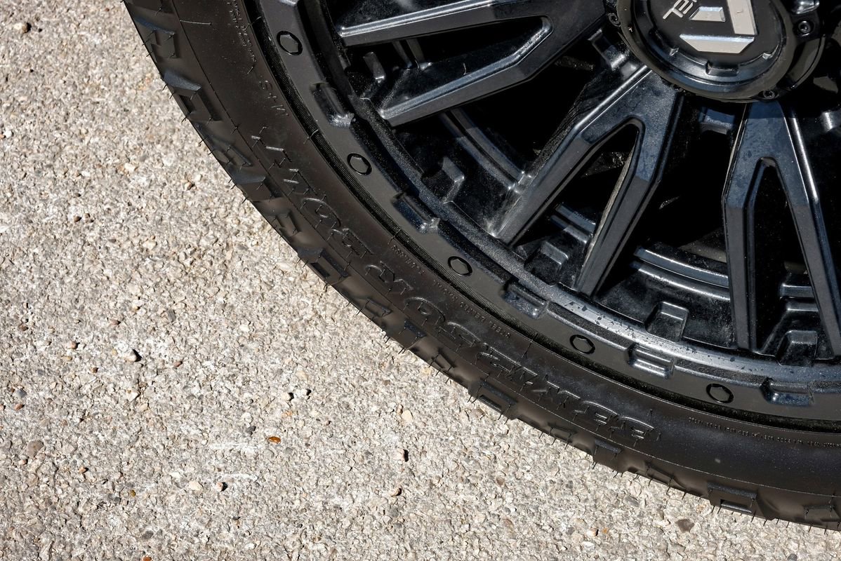 Used 2024 GMC Sierra 2500 AT4X image 65