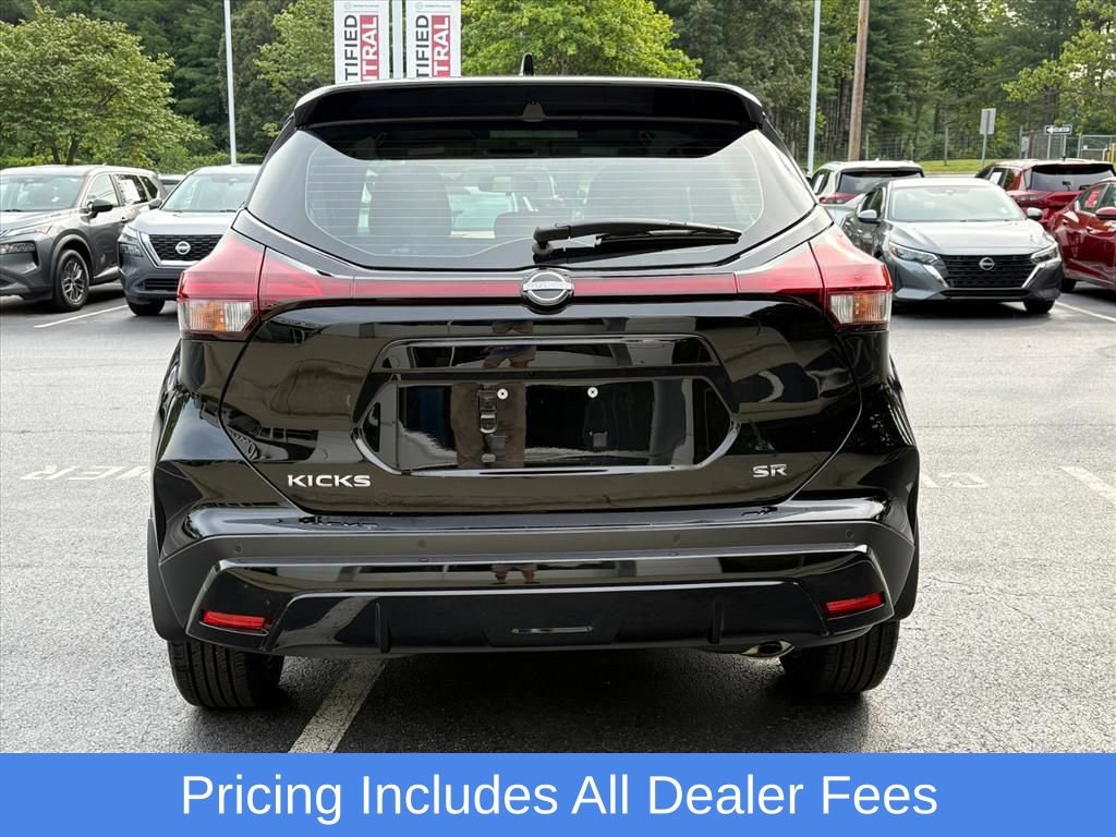 Used 2024 Nissan Kicks SR w/ SR Premium Package FWD image 6