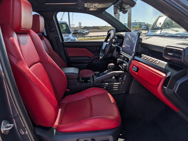 Certified 2025 Toyota 4Runner TRD Off-Road image 33