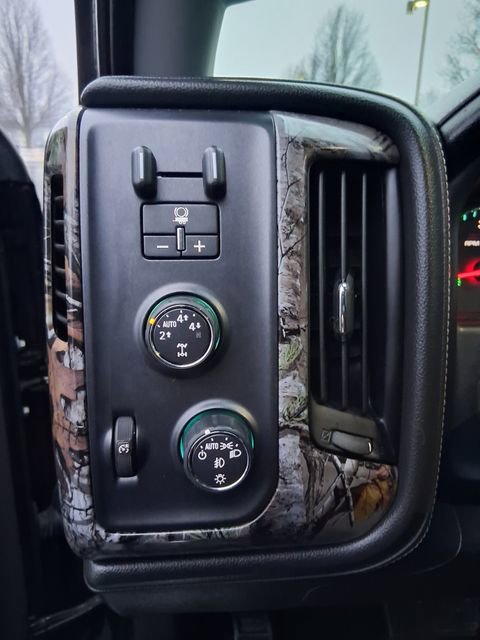 Used 2016 Chevrolet Silverado 1500 LTZ Z71 w/ Realtree Edition image 15