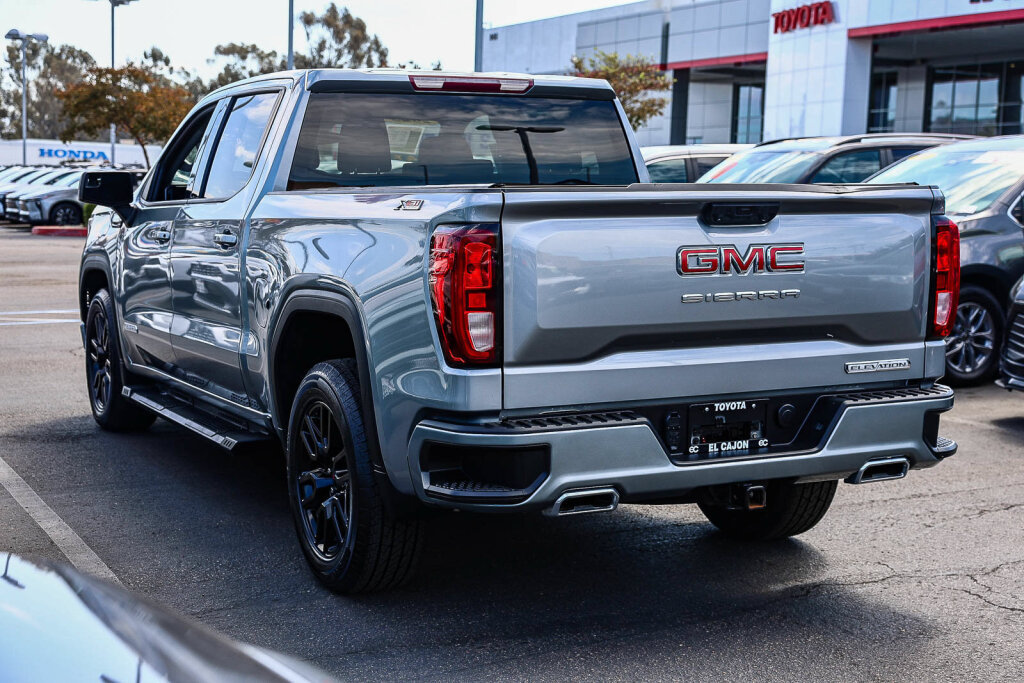 Used 2023 GMC Sierra 1500 Elevation w/ X31 Off-Road Package AWD/4WD image 19